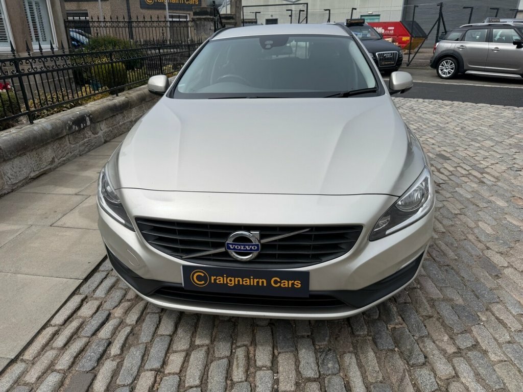 Volvo V60 D4 Se Lux Nav White #12