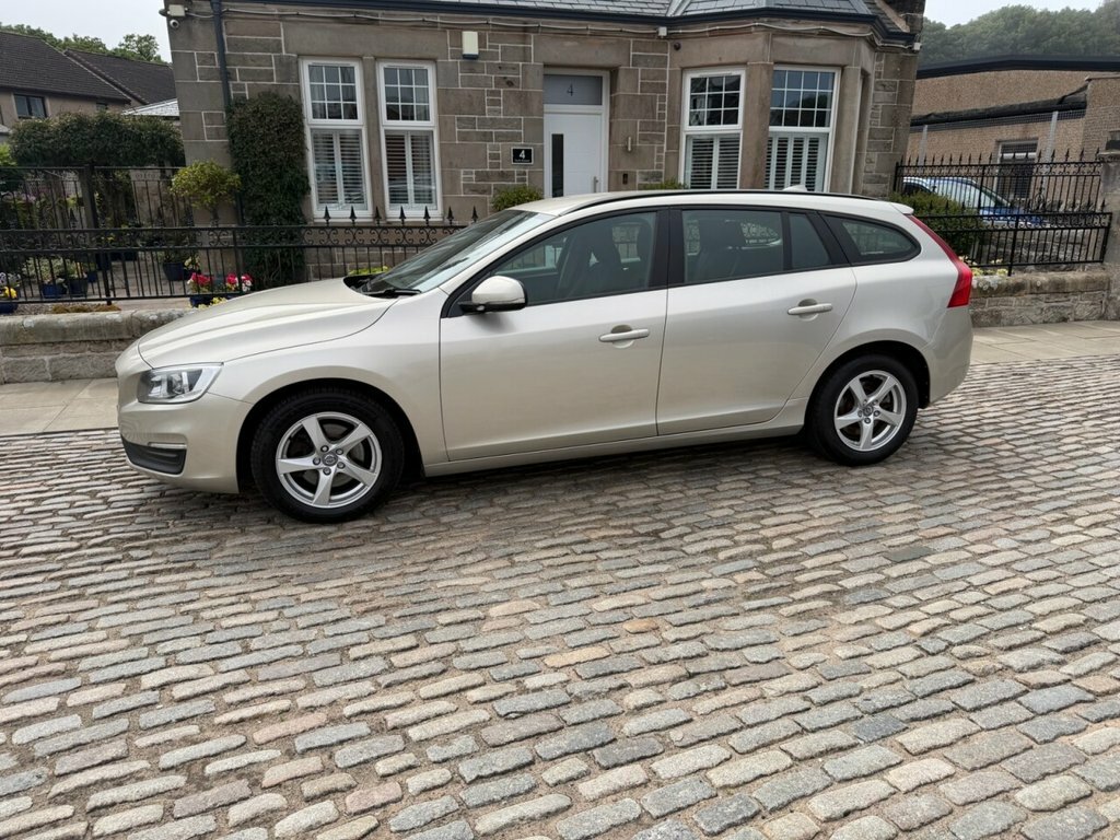 Volvo V60 D4 Se Lux Nav White #14