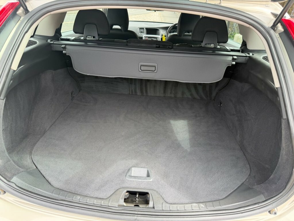 Volvo V60 D4 Se Lux Nav White #21