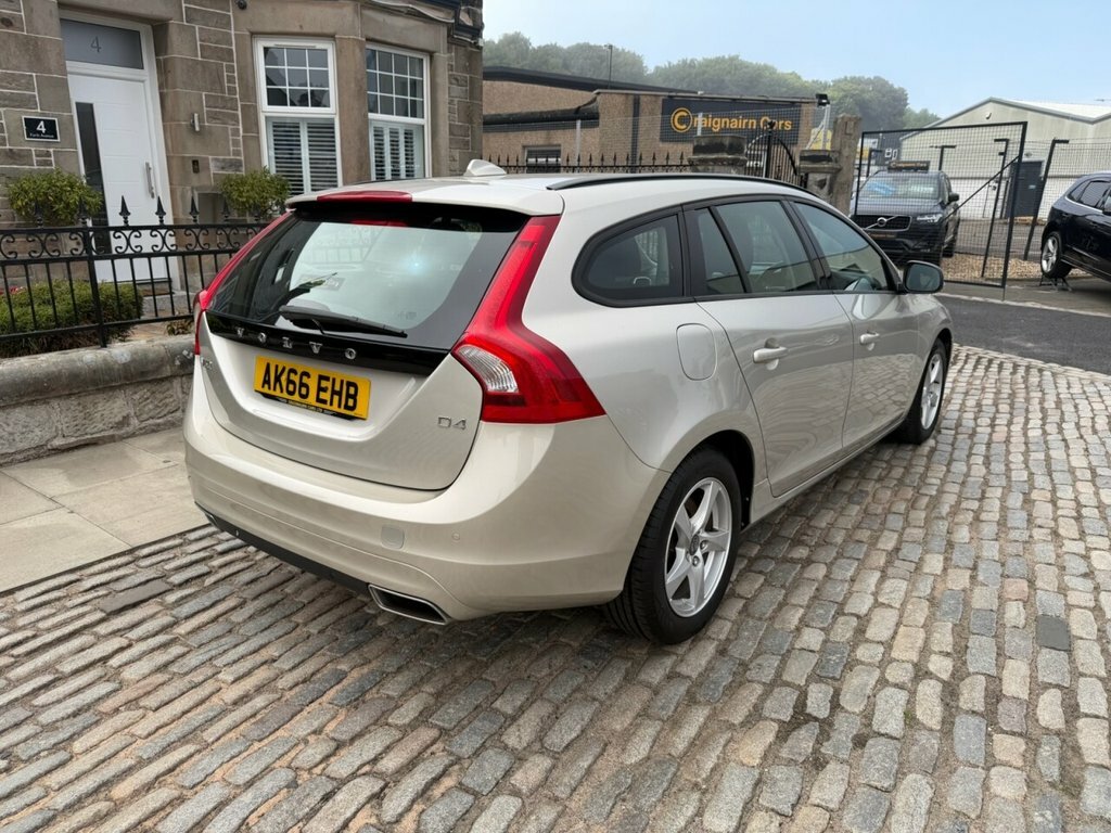 Volvo V60 D4 Se Lux Nav White #10