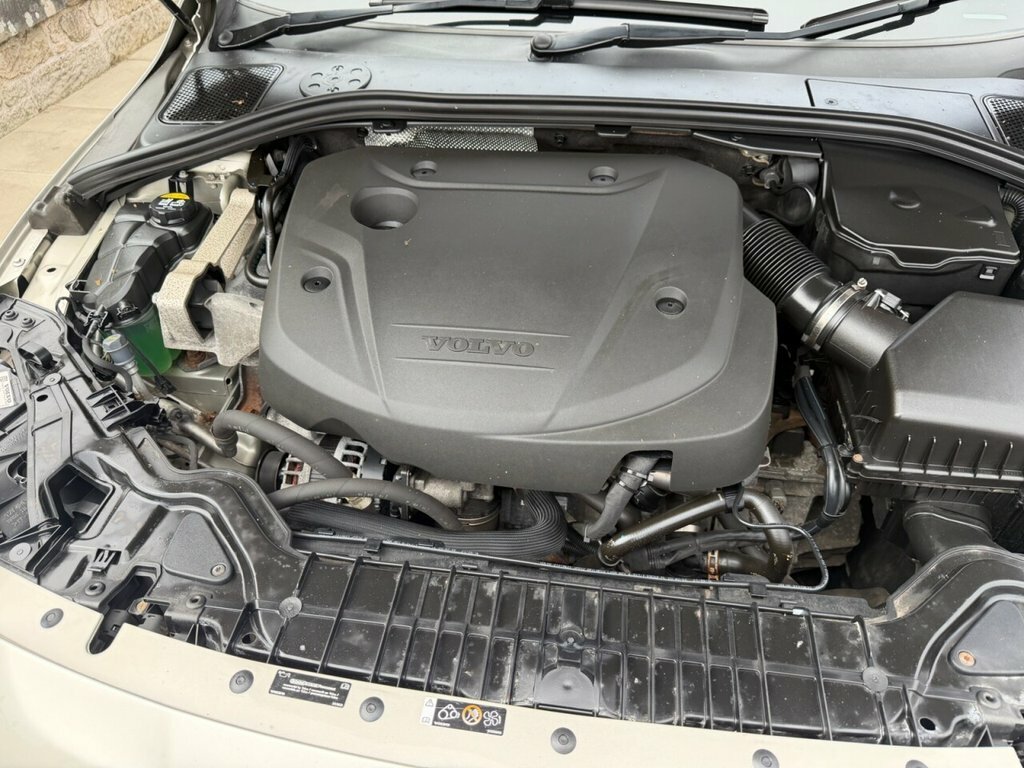 Volvo V60 D4 Se Lux Nav White #25