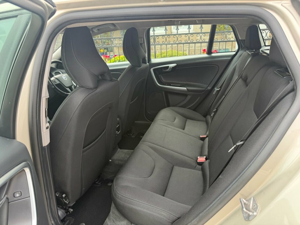 Volvo V60 D4 Se Lux Nav White #22