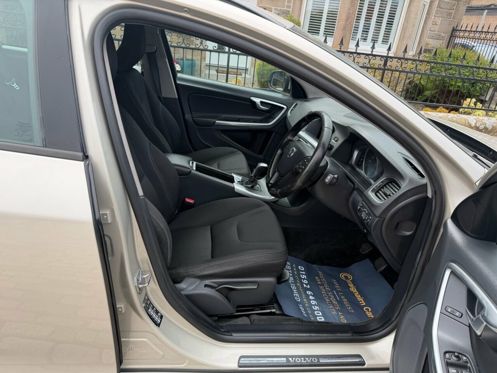 Volvo V60 Estate Gold #2