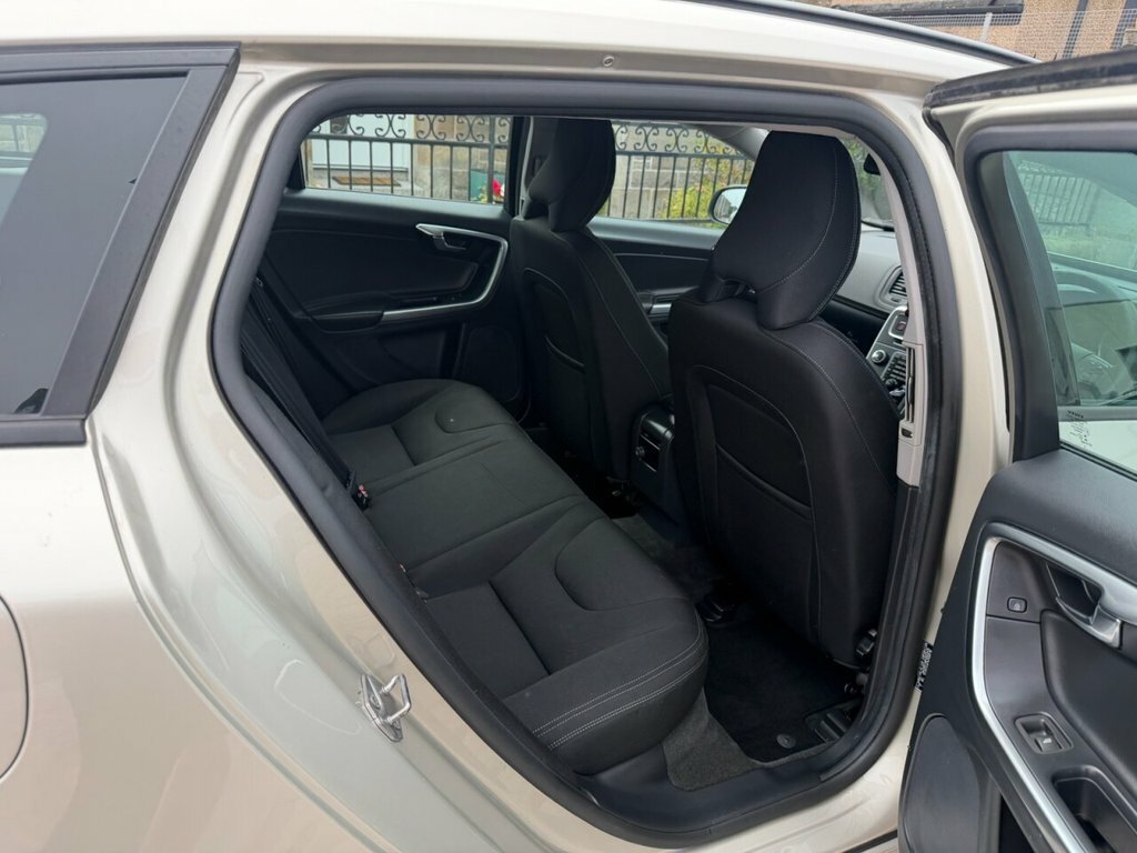 Volvo V60 D4 Se Lux Nav White #26