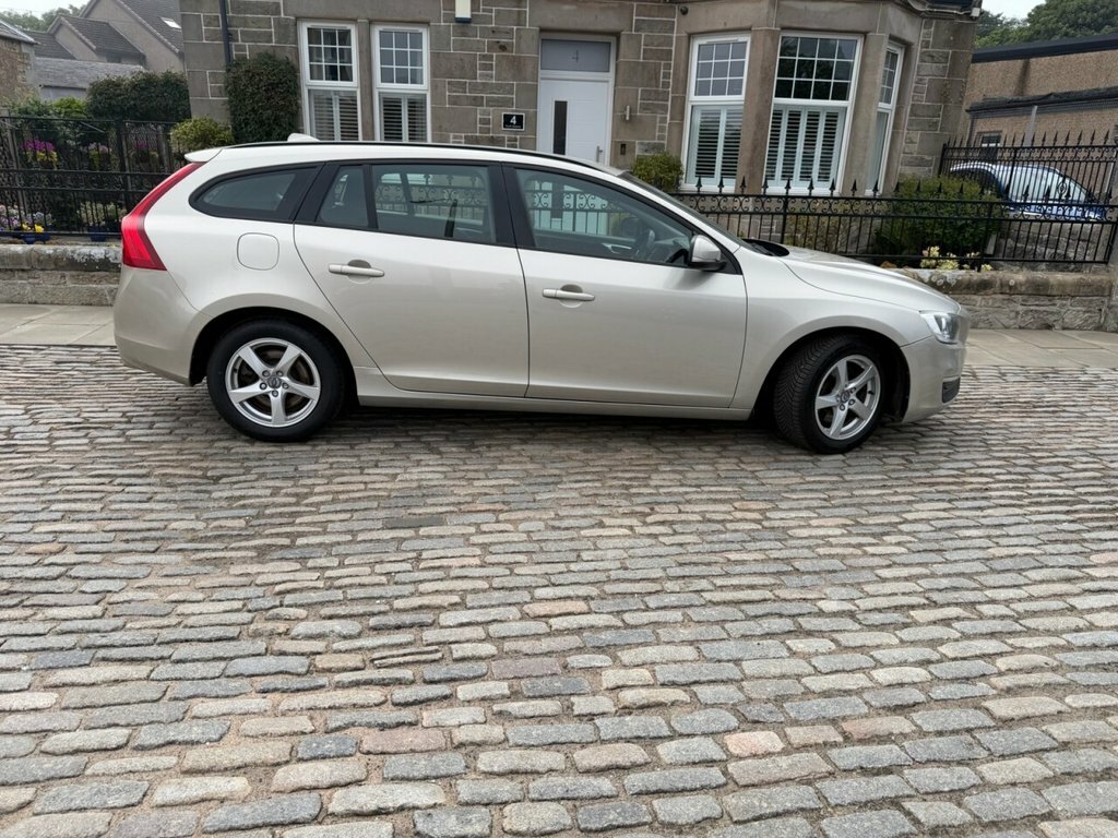Volvo V60 Estate Gold #6