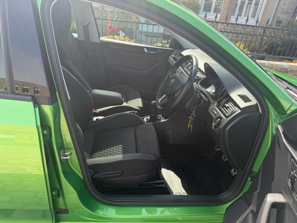 Skoda Rapid Spaceback Hatchback Green #2