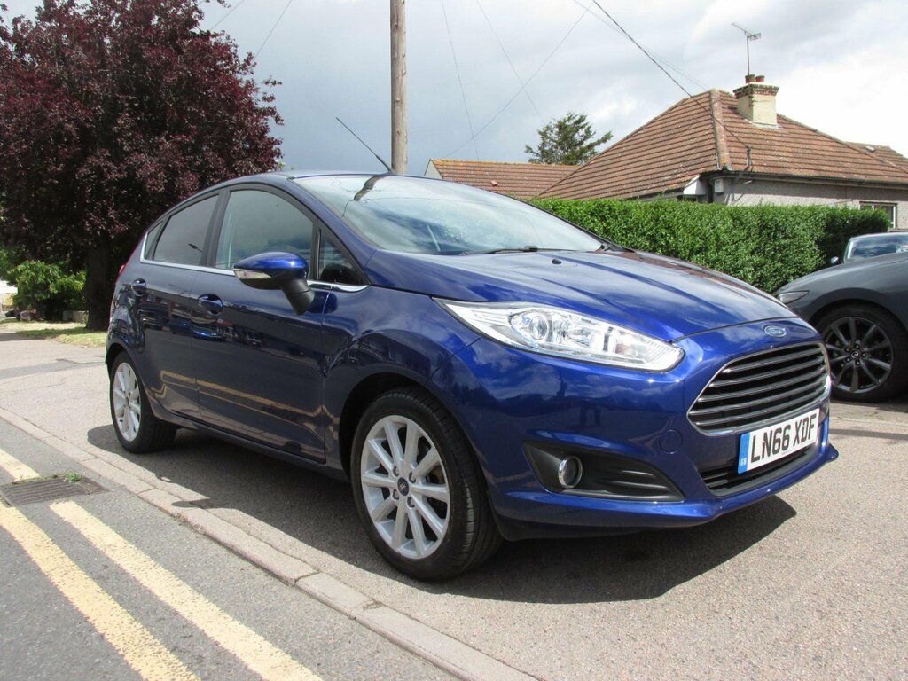 Ford Fiesta 1.0T Ecoboost Titanium Euro 6 Ss LN66XDF Blue #2