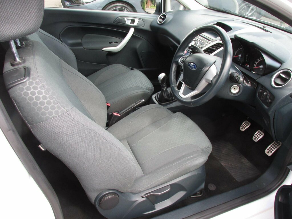 Ford Fiesta 1.4 Titanium Black #6
