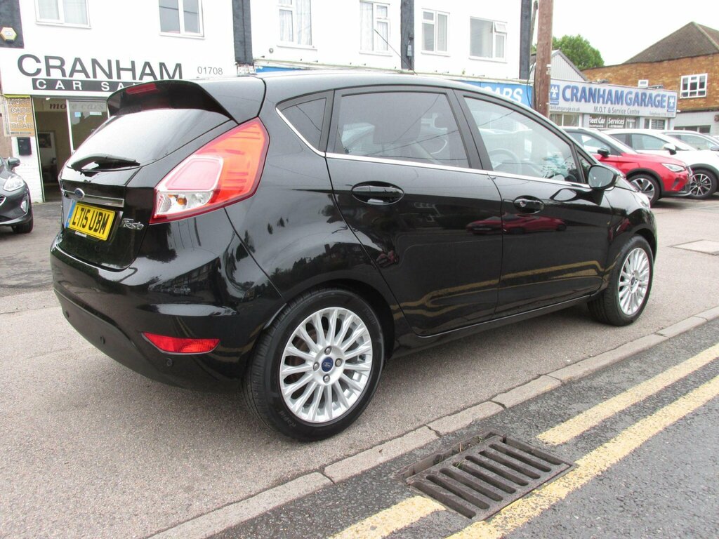 Ford Fiesta Titanium White #6