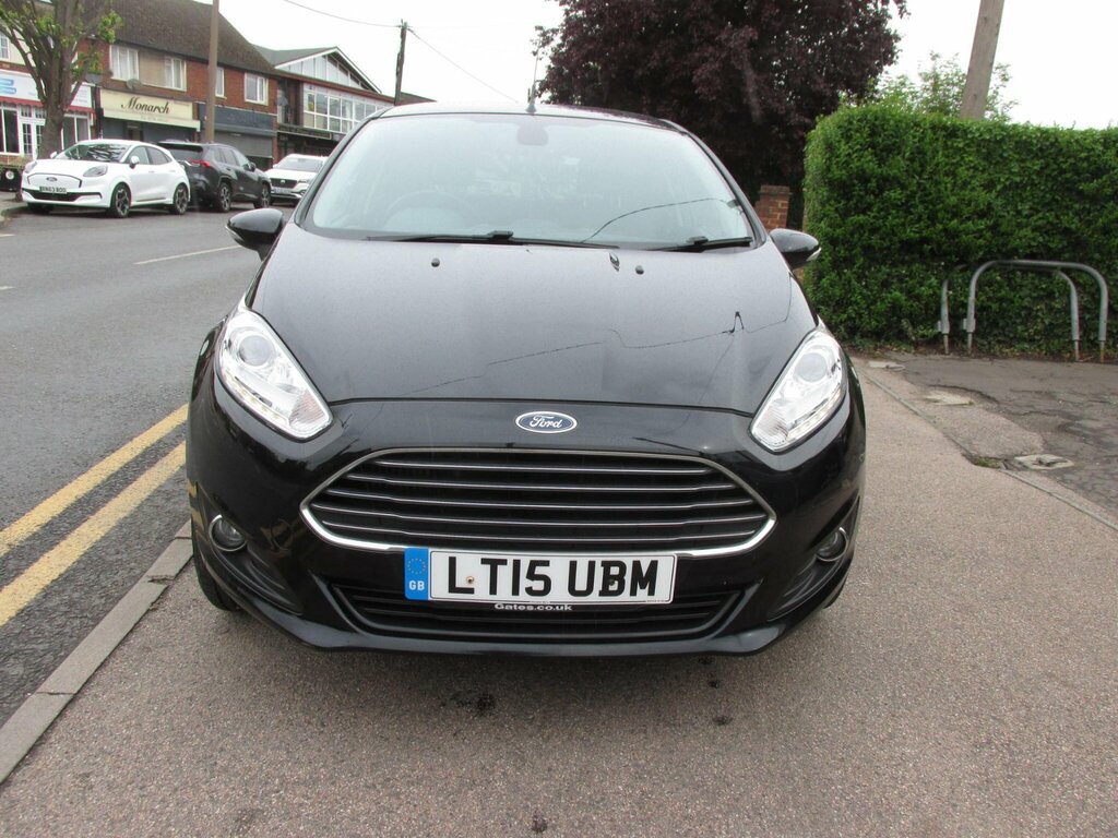 Ford Fiesta Titanium White #1