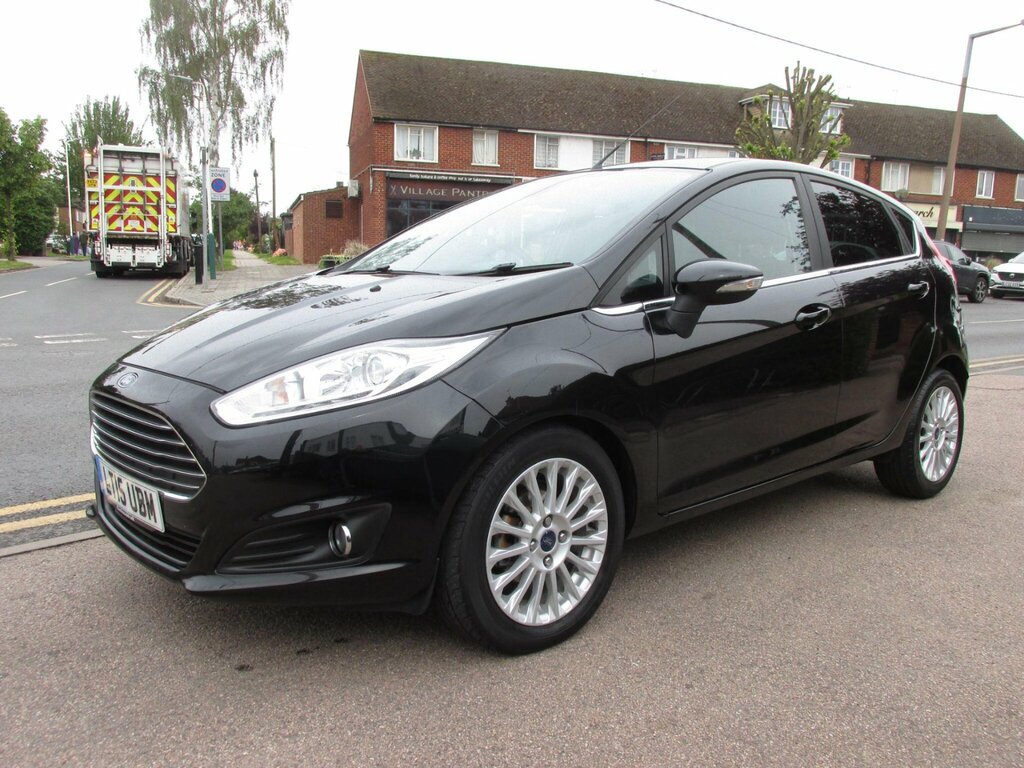 Ford Fiesta Titanium White #3