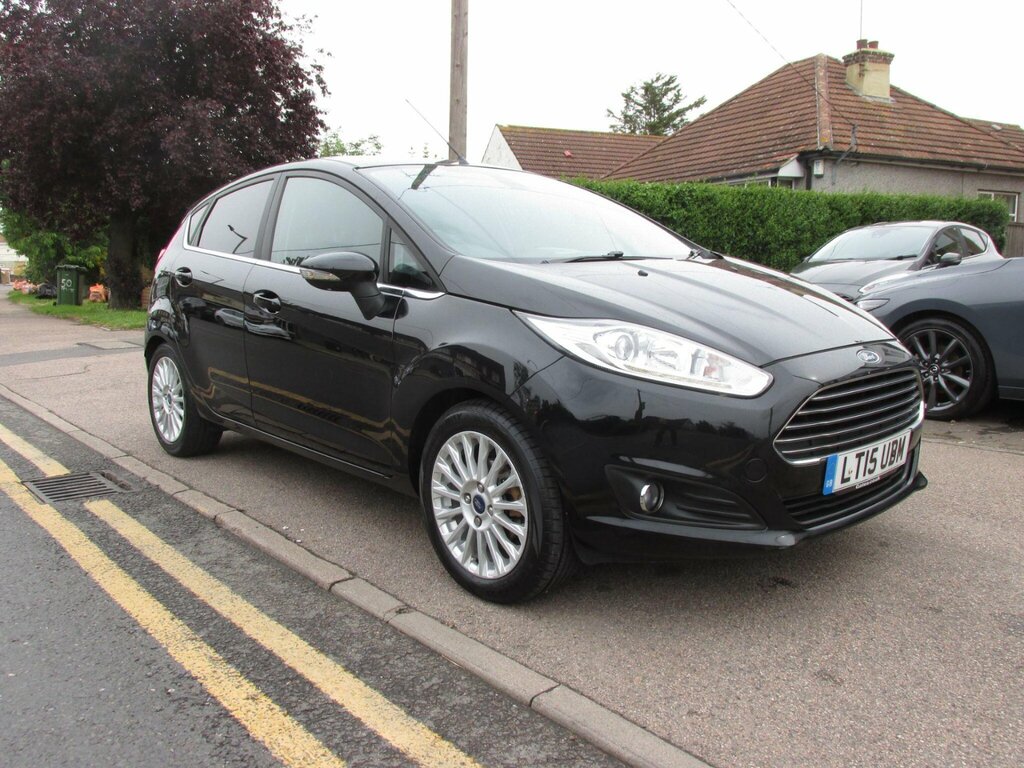 Ford Fiesta Titanium White #2