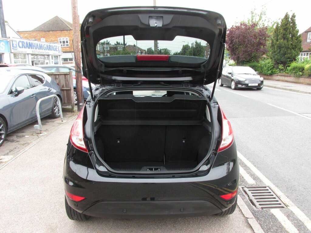 Ford Fiesta Titanium White #12