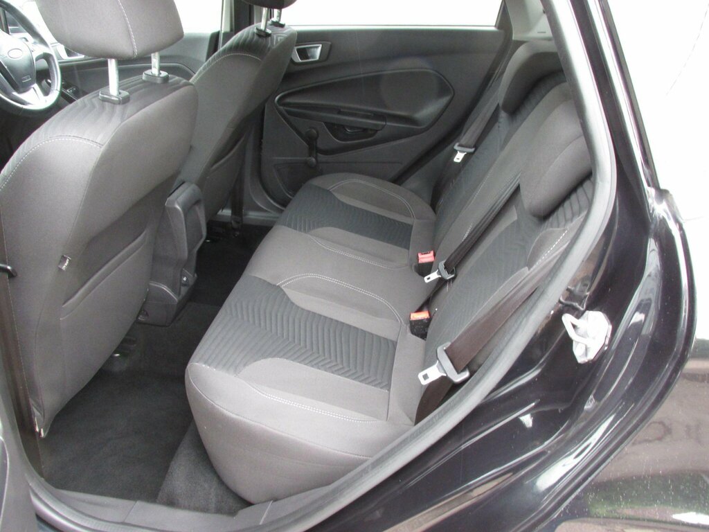Ford Fiesta Titanium White #11