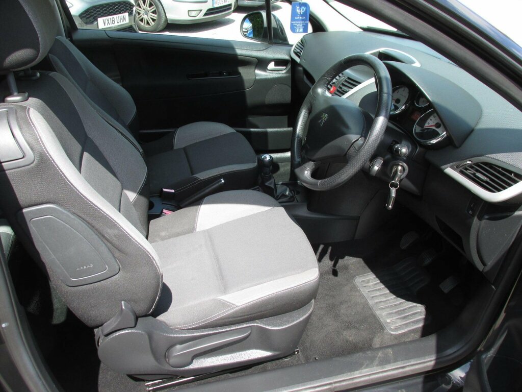 Peugeot 207 1.4 Vti Envy Euro 5 Black #5