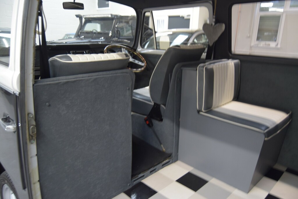 Volkswagen Campervan Campervan Silver #16