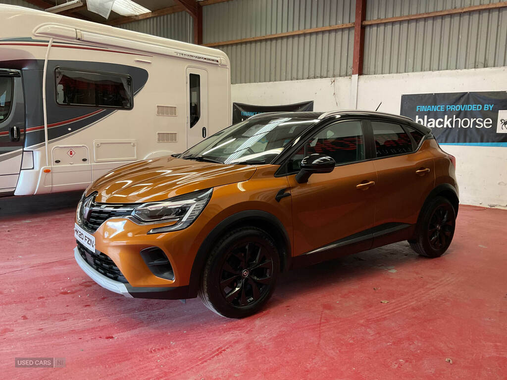 Renault Captur 1.5 Dci 95 Iconic HK20FZN Orange #3