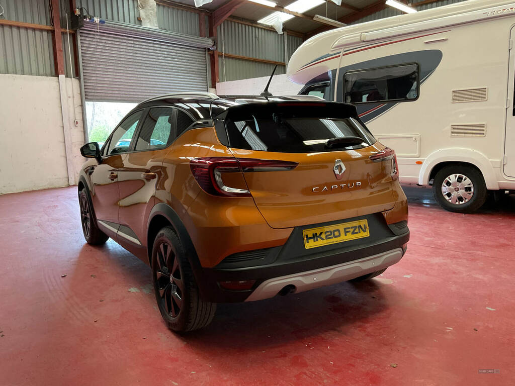 Renault Captur 1.5 Dci 95 Iconic HK20FZN Orange #2