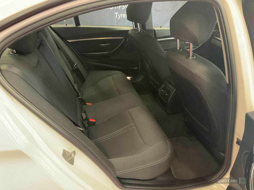 BMW 3 Series 318I Sport White #6