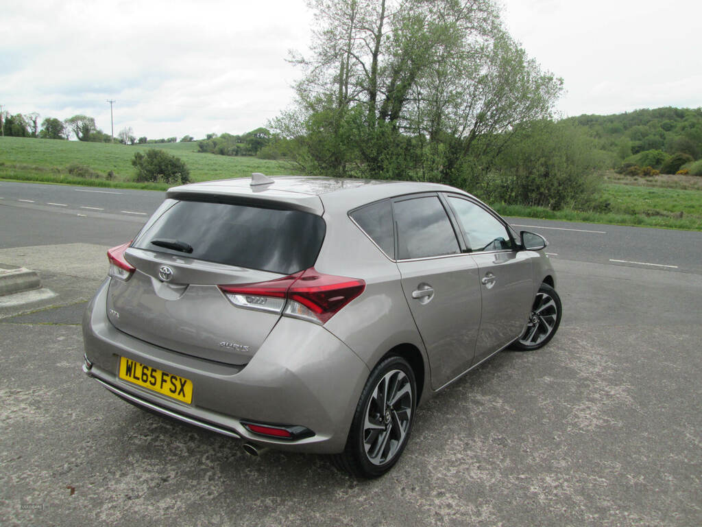 Toyota Auris 1.6 D-4d Design Brown #4