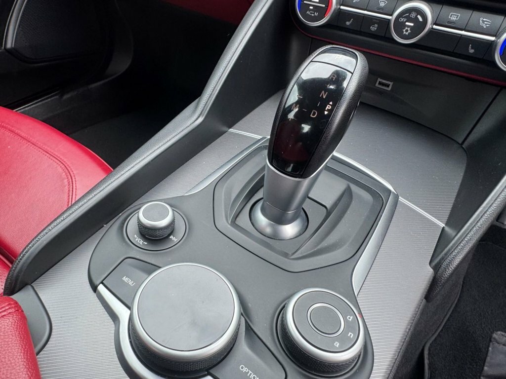 Alfa Romeo Giulia 2.2 Jtdm-2 Super Black #33