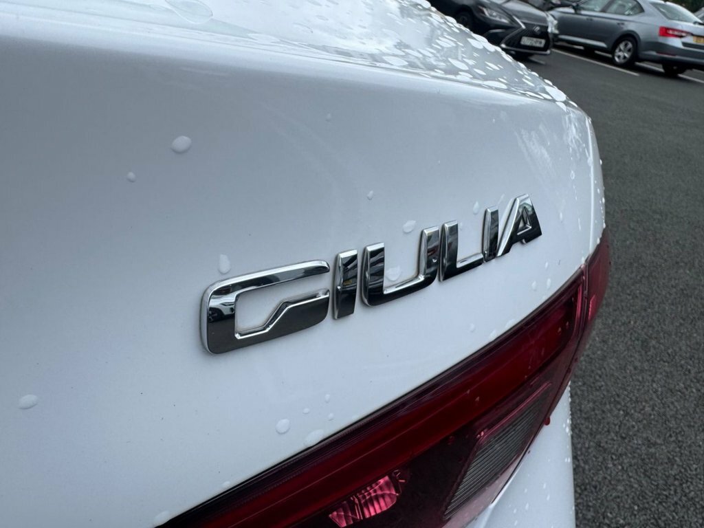Alfa Romeo Giulia 2.2 Jtdm-2 Super Black #9
