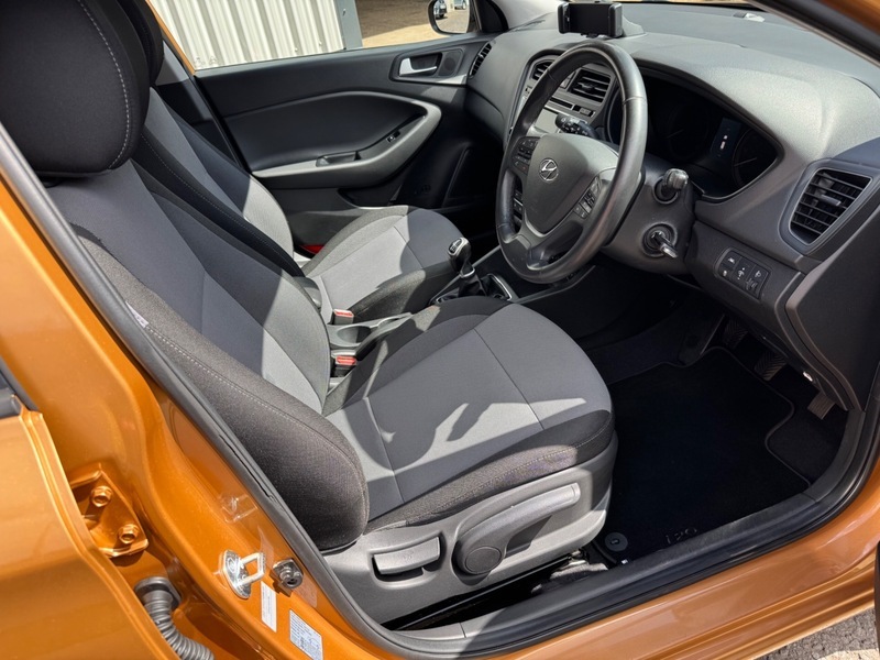 Hyundai I20 1.4 Mpi 16V 100Bhp Orange #4