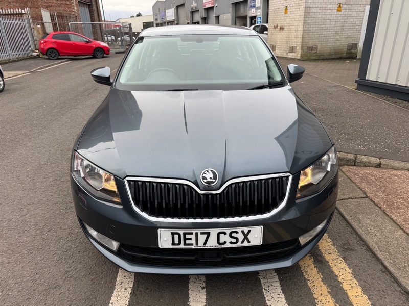 Skoda Octavia 2.0Tdi Scr 16V 150Bhp Grey #5