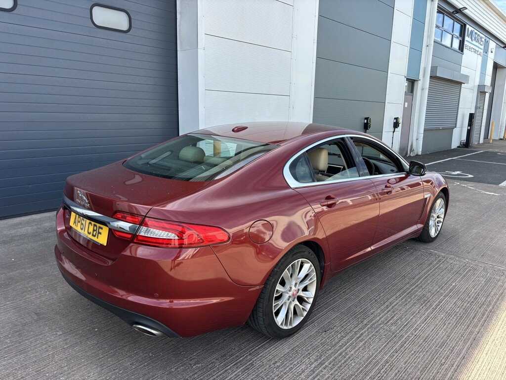Jaguar XF 2.2 D Luxury Red #3