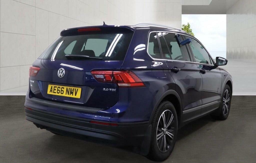 Volkswagen Tiguan Tdi Bluemotion Tech Se Navigation Black #14