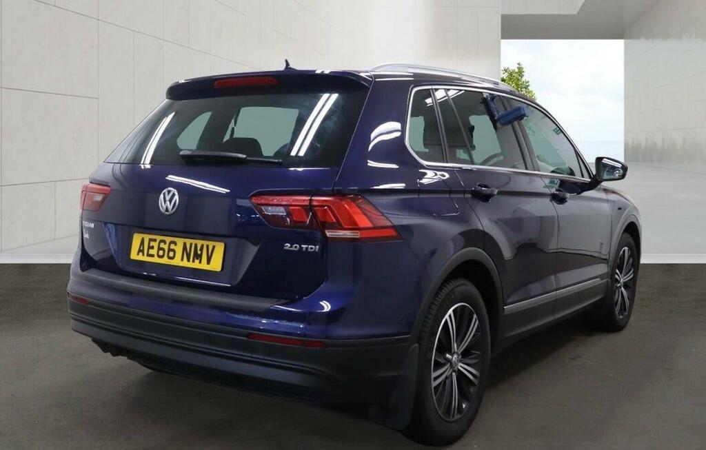 Volkswagen Tiguan Tdi Bluemotion Tech Se Navigation Black #4