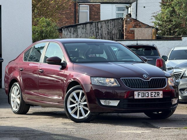 Skoda Octavia 2013 2.0 Tdi Elegance Euro 5 Ss Red