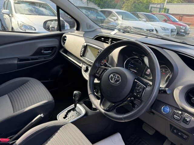 Toyota Yaris 2019 1.5 Vvt-h Icon Tech E-cvt Euro 6 Ss ML19FYJ Blue #3