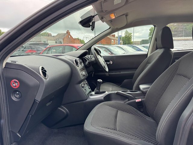 Nissan Qashqai 2009 1.6 Acenta 2Wd Black #2