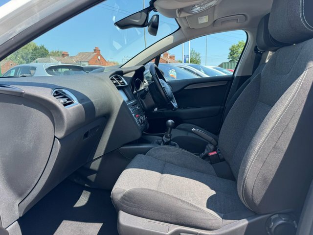 Citroen C4 2015 1.2 Puretech Flair Euro 6 White #2
