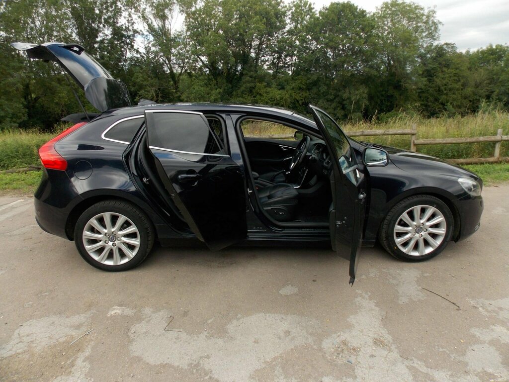 Volvo V40 2.0 D2 Se Lux Nav Euro 6 Ss VU65NKG Blue #6
