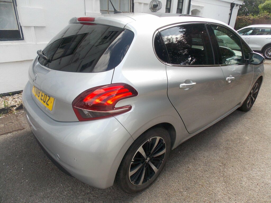 Peugeot 208 1.2 Puretech Allure Premium Euro 6 Ss KN18EOZ Silver #5