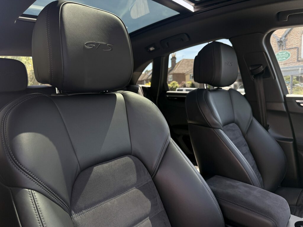 Porsche Macan Gts #6