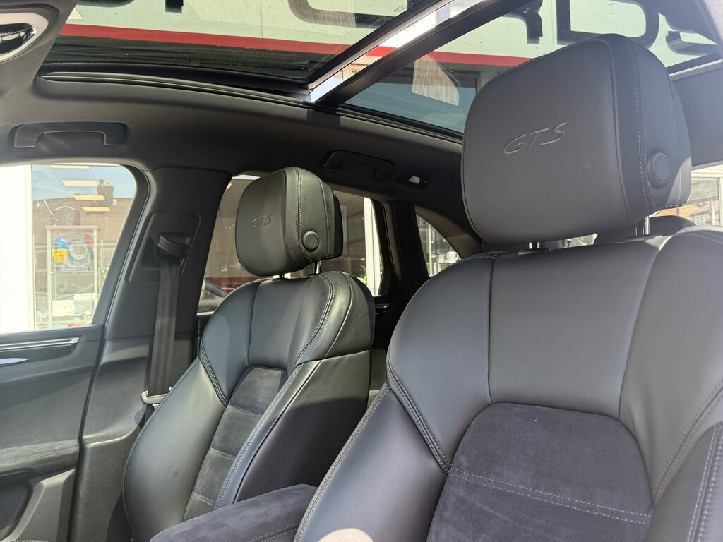 Porsche Macan Gts #3