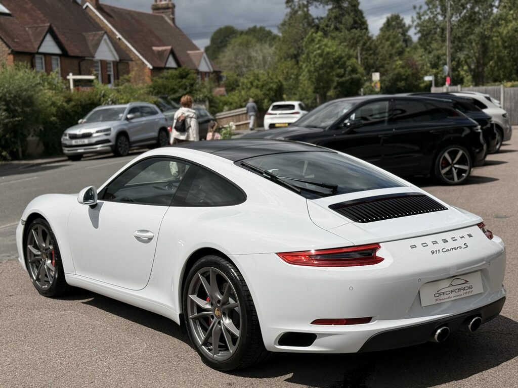 Porsche 911 911 Carrera 4S S-a Black #27