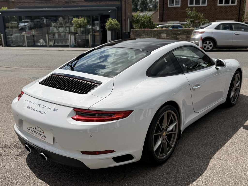 Porsche 911 911 Carrera 4S S-a Black #31