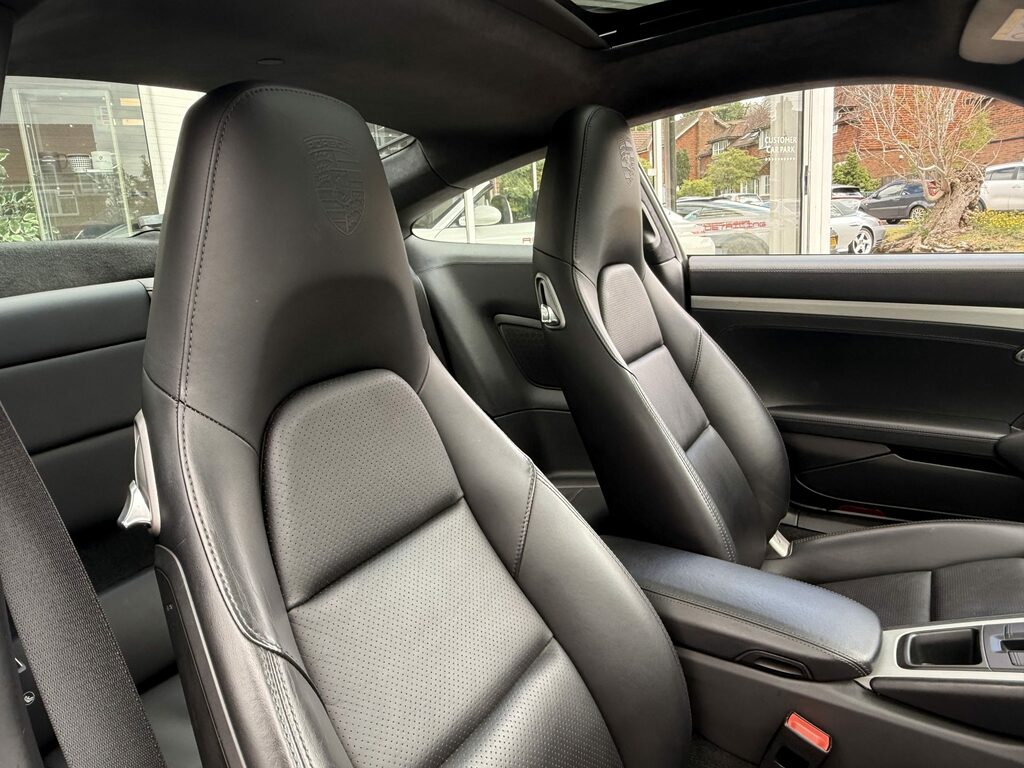 Porsche 911 911 Carrera 4S S-a Black #7