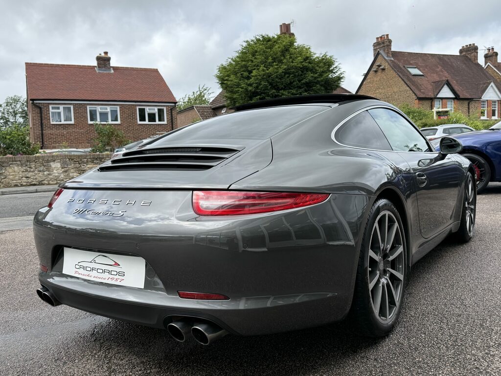 Porsche 911 S 2dr Black #32