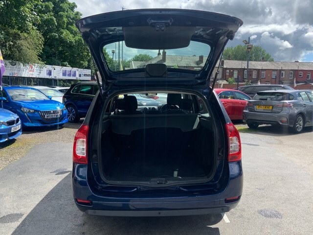 Dacia Logan Laureate Tce 5-Door Red #7