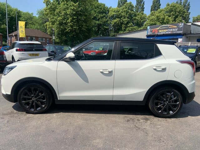 SsangYong Tivoli Ultimate Nav Grey #11