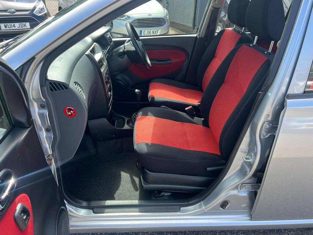Daihatsu Charade 12 V Red #30