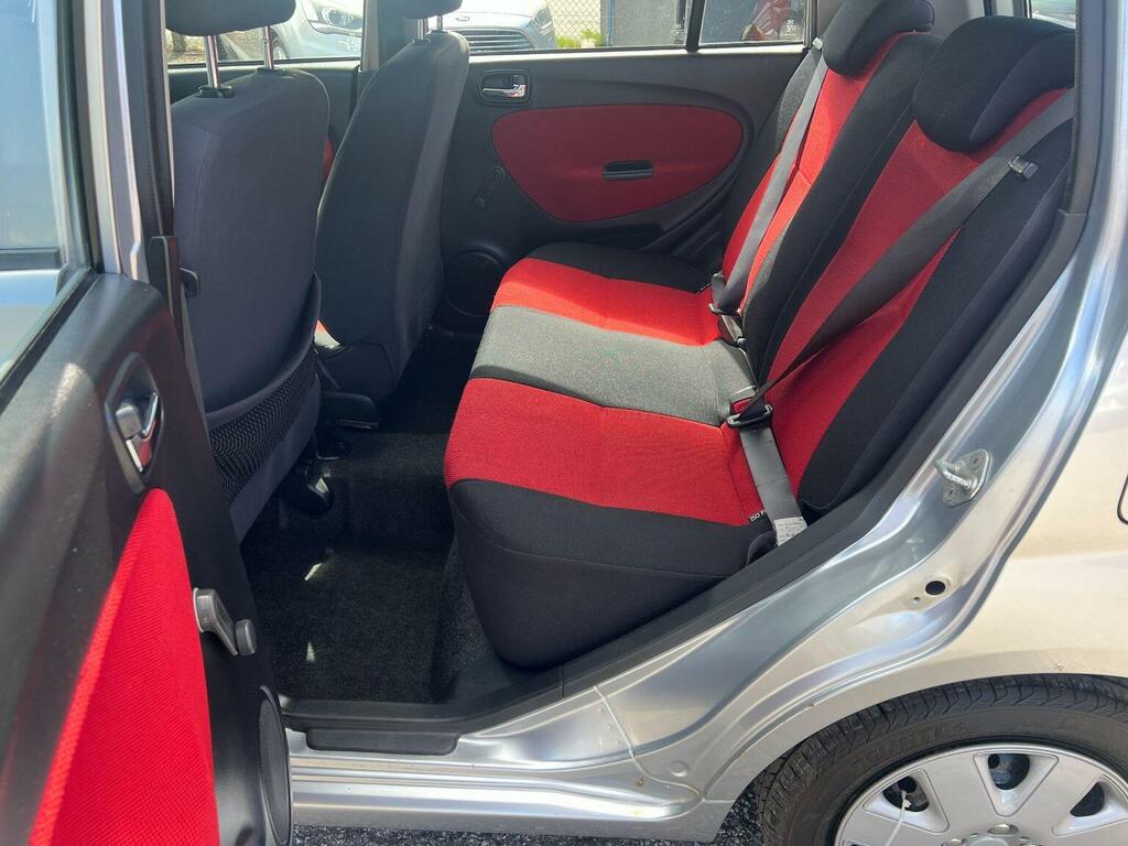 Daihatsu Charade 12 V Red #31