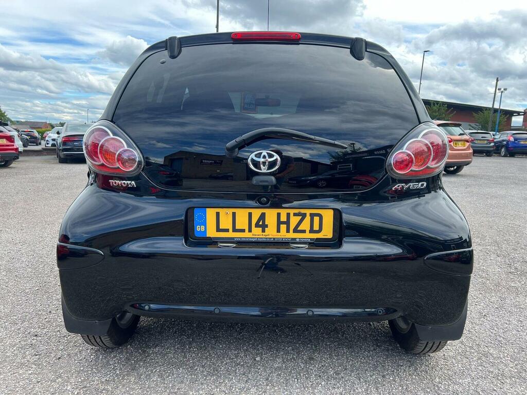 Toyota Aygo Hatchback Silver #8