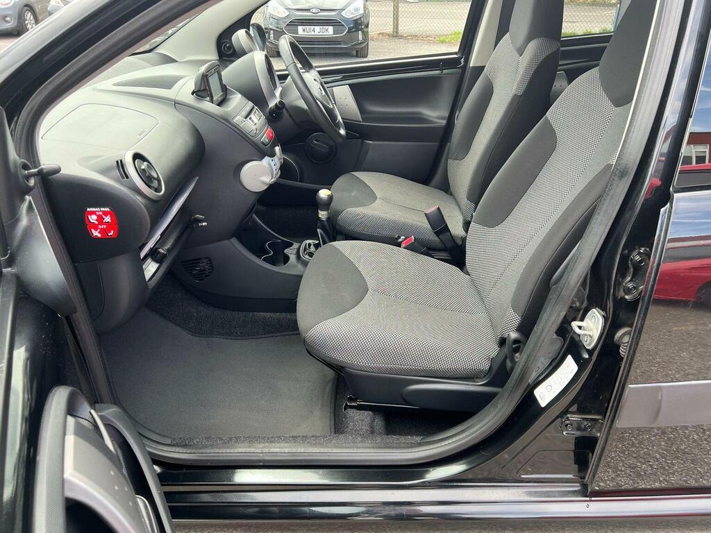 Toyota Aygo Hatchback Silver #9