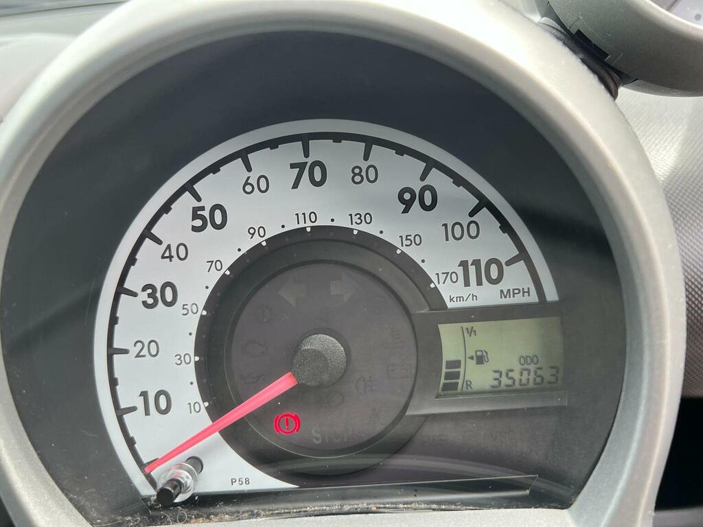 Toyota Aygo Hatchback Silver #17